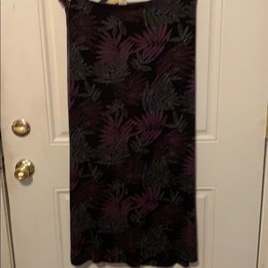 Linden Hills Black flowered skirt